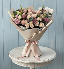 Букет цветов из:  Розы и Лизиантусы в Краснокаменске Красноярского края