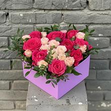 Цветочная композиция из Розы в коробке в Краснокаменске Красноярского края