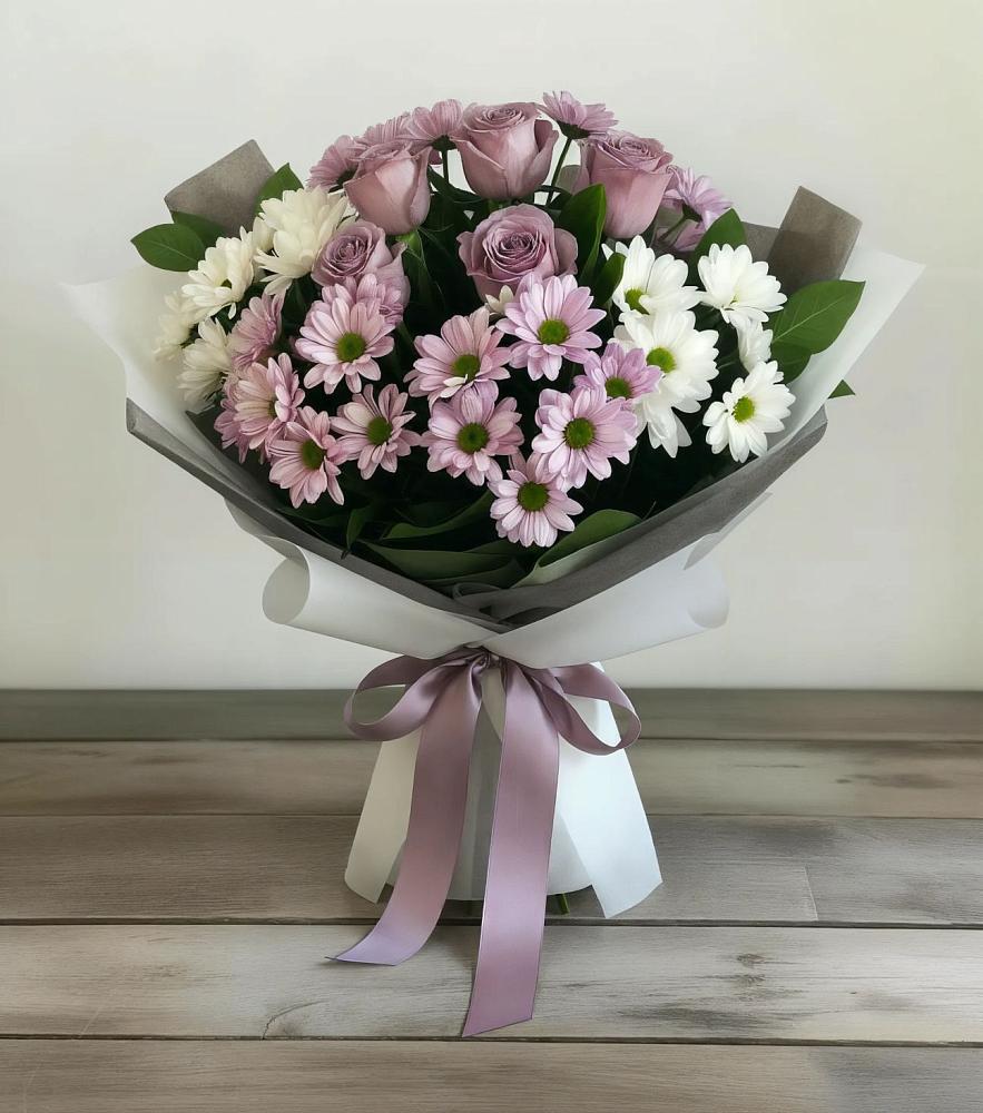 Букет цветов из: Хризантемы и Розы в Краснокаменске Красноярского края