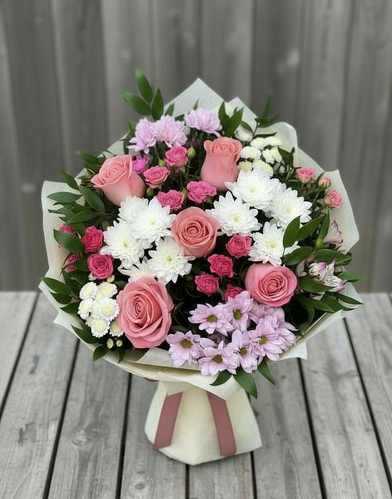 Букет цветов из: Альстромерии, Гвоздики, Розы и Хризантемы в Краснокаменске Красноярского края