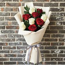 Букет цветов из:  Розы в Краснокаменске Красноярского края