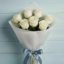 Букет 7 Белых роз Эдлесс Лав в Краснокаменске Красноярского края