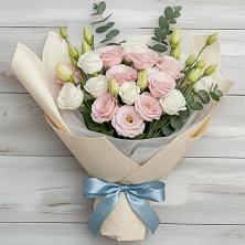 Букет цветов из:  Лизиантусы в Краснокаменске Красноярского края