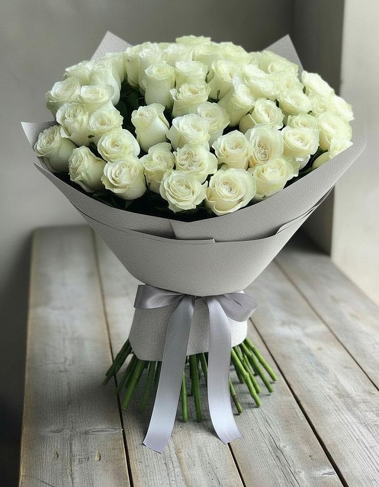 Букет 35 Белых роз в Краснокаменске Красноярского края