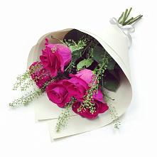 Букет цветов из:  Розы в Краснокаменске Красноярского края