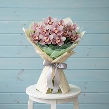 Букет цветов из:  Орхидеи и Розы в Краснокаменске Красноярского края