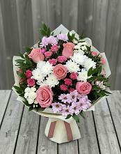 Букет цветов из:  Альстромерии, Гвоздики, Розы и Хризантемы в Краснокаменске Красноярского края