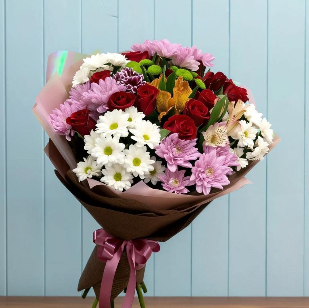 Букет цветов из: Розы, Хризантемы и Альстромерии в Краснокаменске Красноярского края