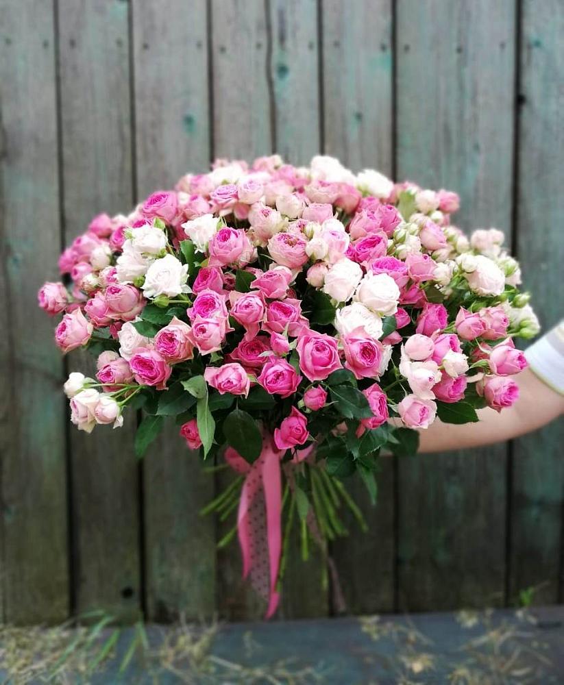 Букет Розовые кустовые розы Натали и Лав Лидия в Краснокаменске Красноярского края