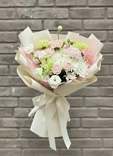 Букет цветов из:  Гвоздики, Розы, Лизиантусы и Хризантемы #REPLACE_PRED# Краснокаменске Красноярского края