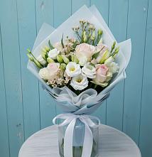 Букет цветов из:  Розы и Лизиантусы в Краснокаменске Красноярского края