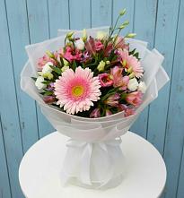 Букет цветов из:  Герберы, Альстромерии и Лизиантусы #REPLACE_PRED# Краснокаменске Красноярского края