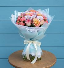 Букет цветов из:  Хризантемы и Розы в Краснокаменске Красноярского края