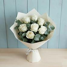 Букет Белые розы в Эвкалипте #REPLACE_PRED# Краснокаменске Красноярского края