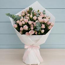 Букет цветов из:  Розы в Краснокаменске Красноярского края