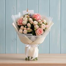 Букет цветов из:  Розы в Краснокаменске Красноярского края