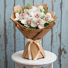 Букет цветов из:  Орхидеи и Розы в Краснокаменске Красноярского края