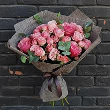 Букет цветов из:  Розы в Краснокаменске Красноярского края