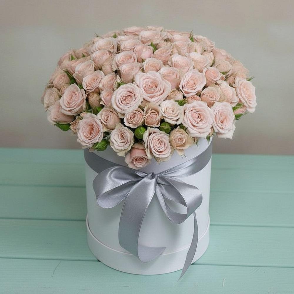 Цветочная композиция из Розы в шляпной коробке в Краснокаменске Красноярского края